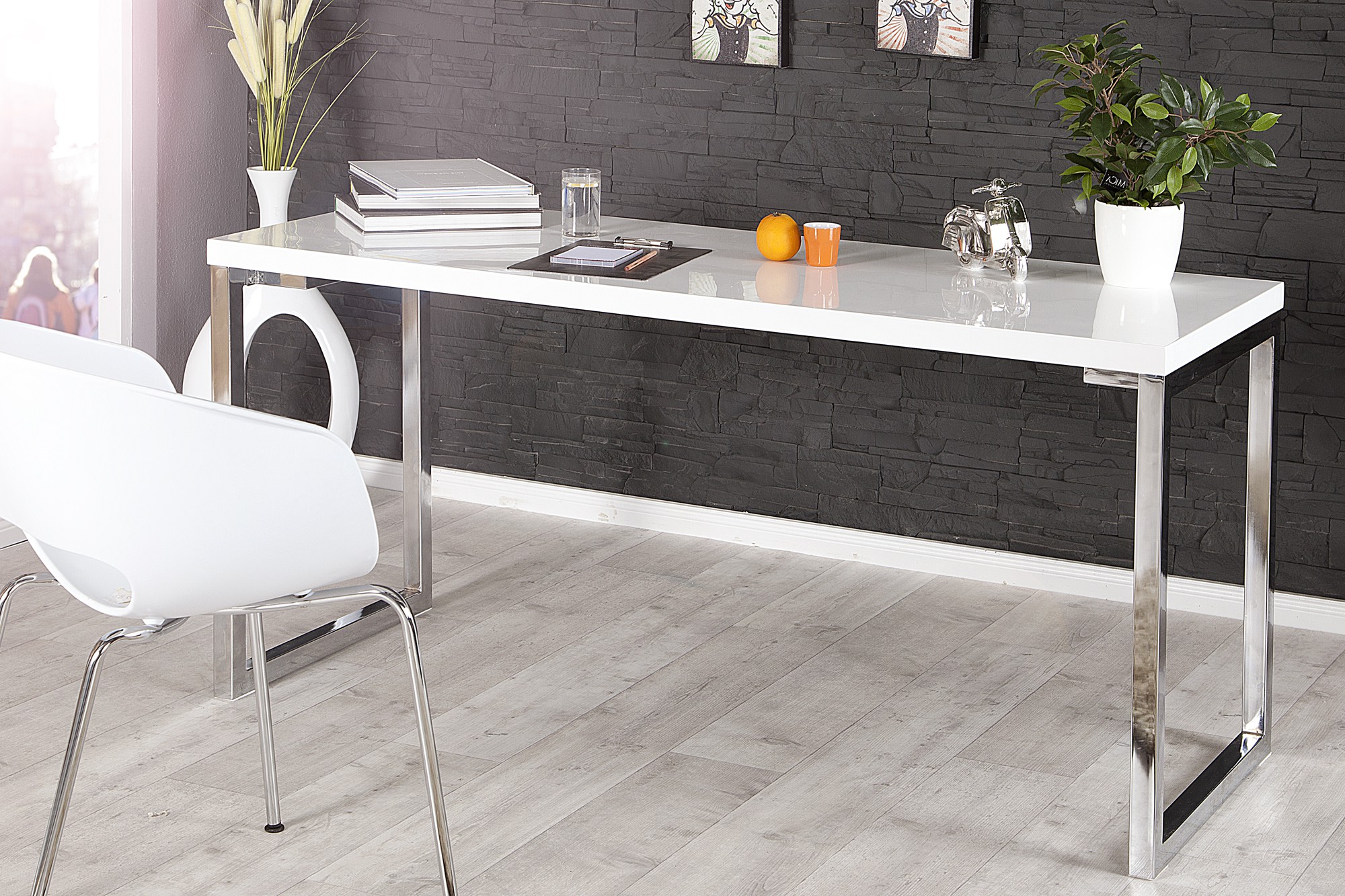 Levně Estila Elegantní moderní pracovní stůl White Desk 140 cm bílý