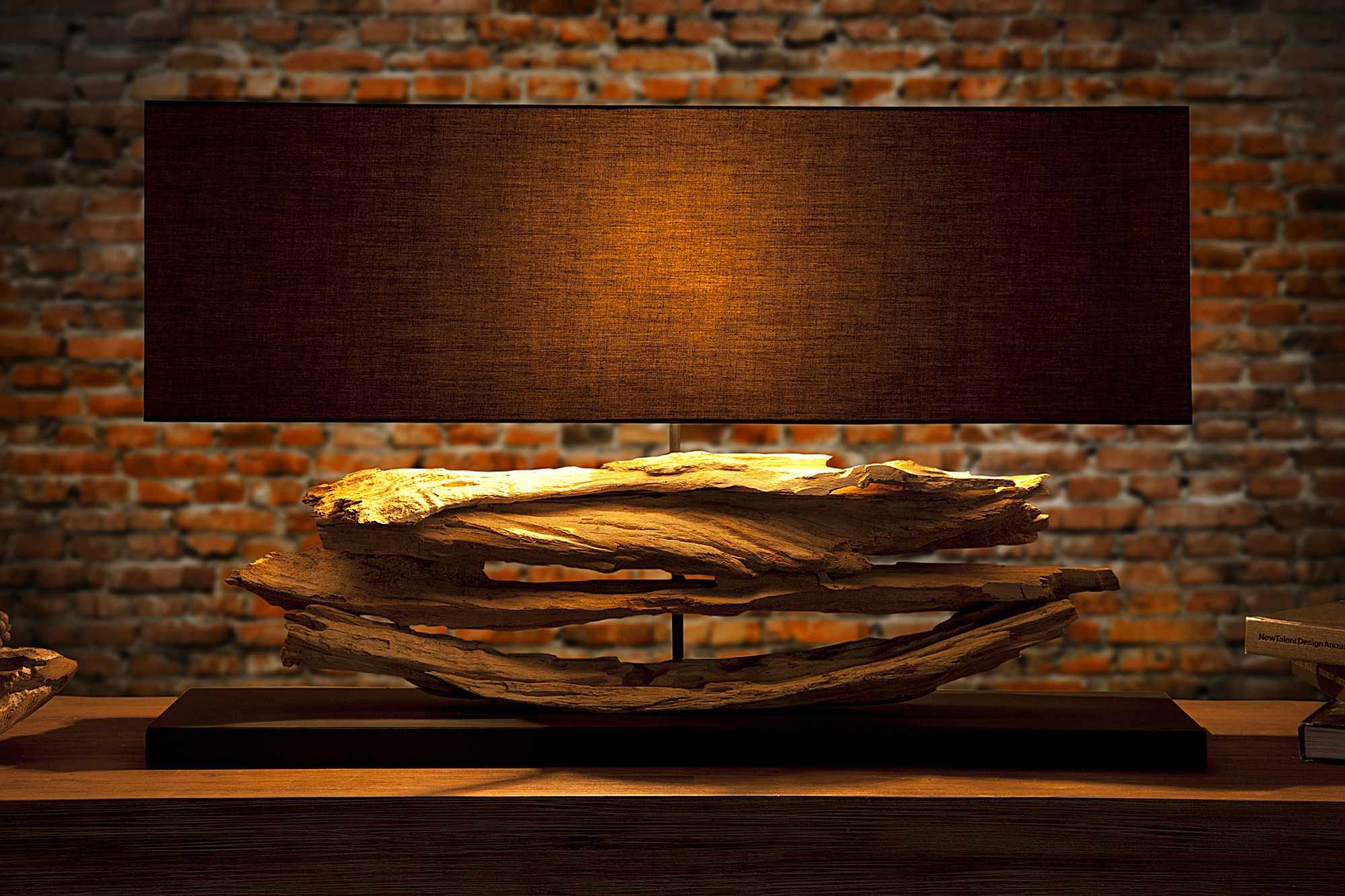 Levně Estila Designová jedinečná stolní lampa z naplaveného dřeva