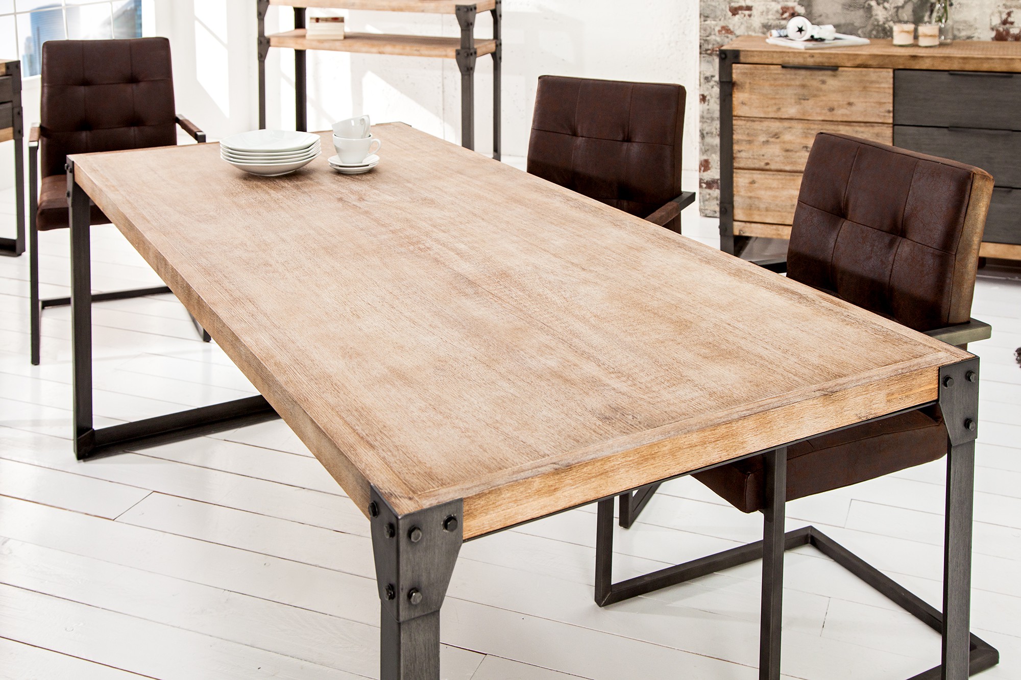 Levně Estila industriální jídelní stůl Factory 200cm z kovu a dřeva akát