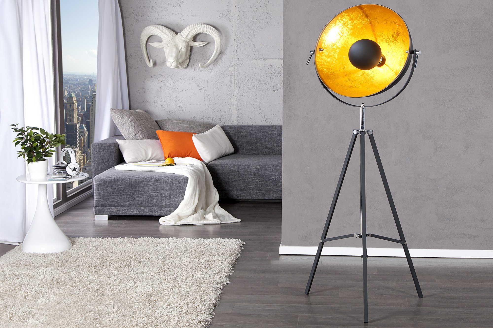 Estila Stylová stojací lampa Big studio 160cm černá / zlatá