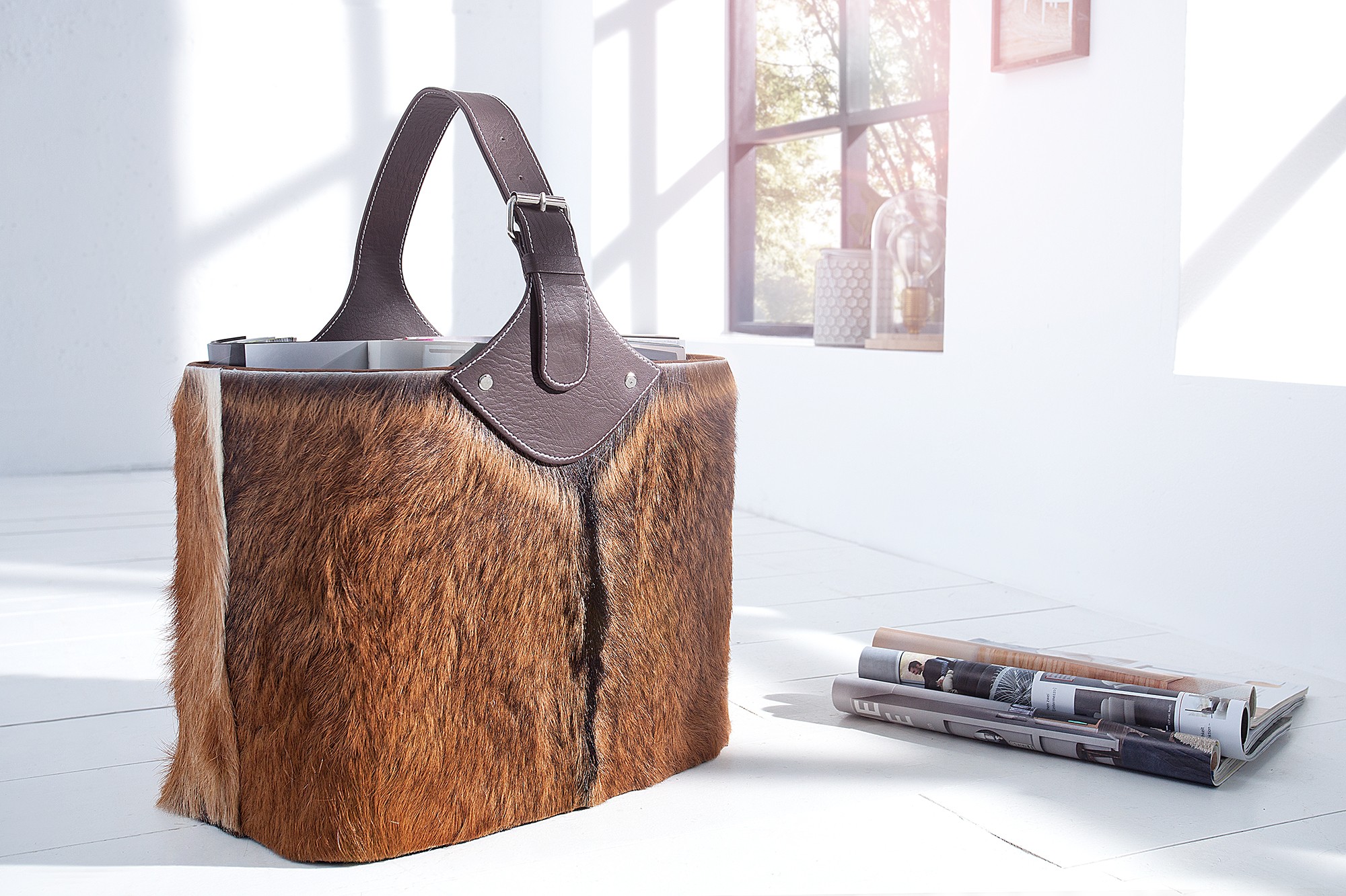 Estila Designový stojan na časopisy Hide z pravé kůže