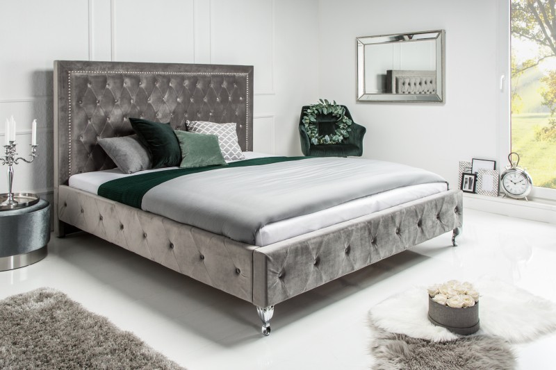 Levně Estila Chesterfield luxusní postel Caledonia ve stříbrné barvě 160x200
