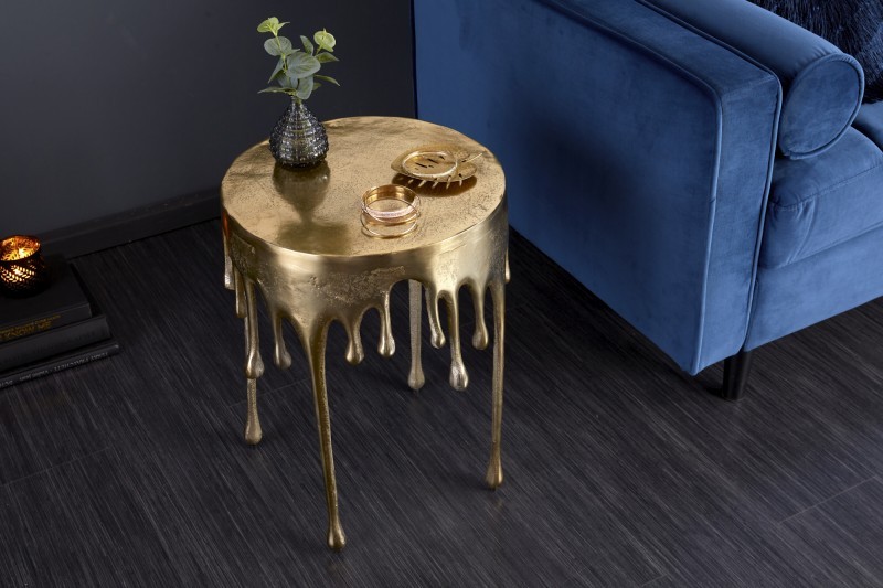 Levně Estila Art-deco jedinečný příruční stolek Bellair ve zlaté barvě s kruhovou podstavou 37cm