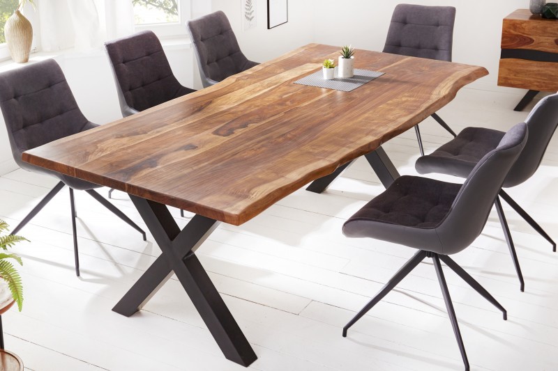 Levně Estila Designový industriální jídelní stůl Sheesham z masivu as kovovými černými nohami 220cm