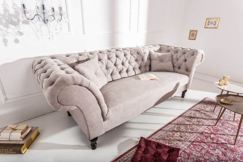 Estila Chesterfield šedá sametová pohovka Contessa nožičkami 230cm