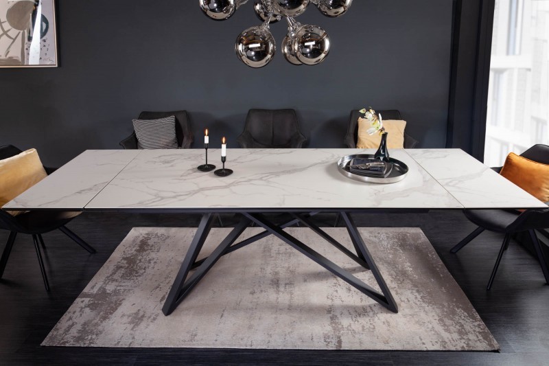 Levně Estila Moderní keramický šedobílý rozkládací jídelní stůl Epinal s šedými betonovým povrchem a černými kovovými nohami 260cm