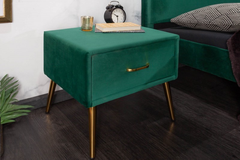Levně Estila Art-deco noční stolek Ribble ze smaragdových sametu se zlatými prvky 45cm
