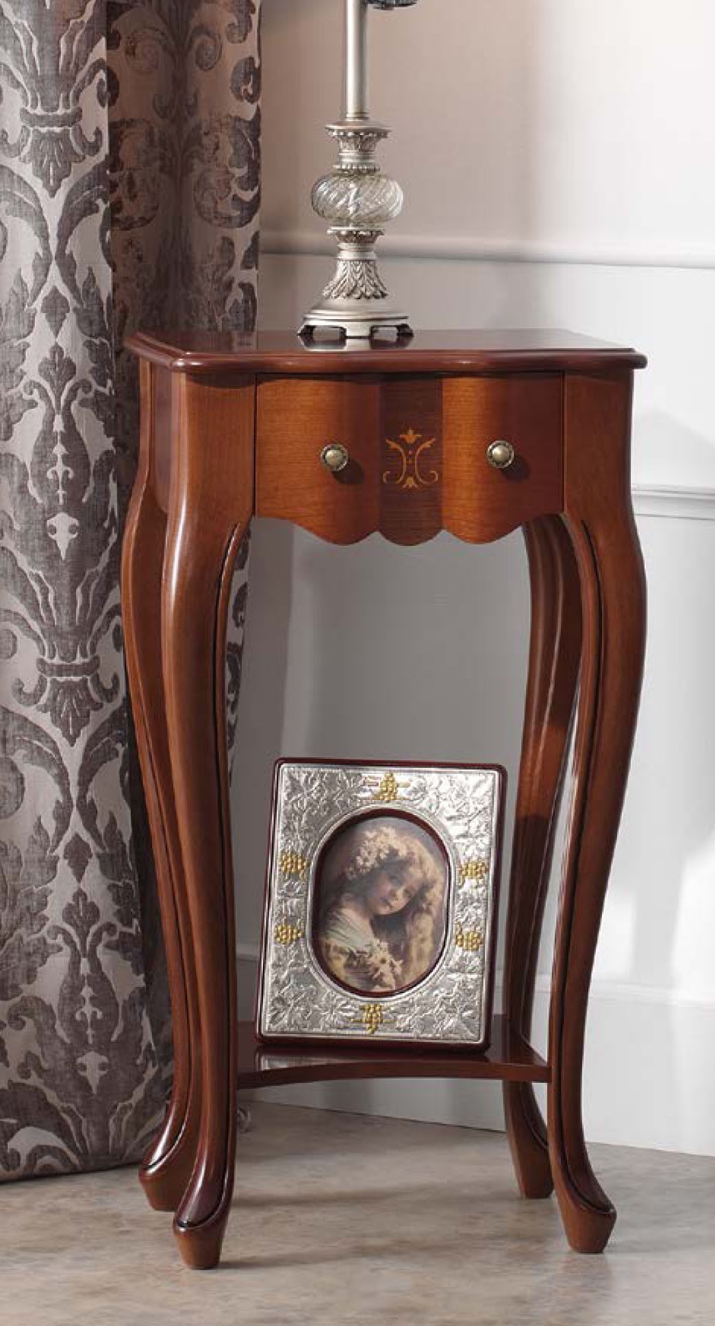 Estila Luxusní zdobený rustikální konzolový stolek CASTILLA v klasickém stylu 45cm