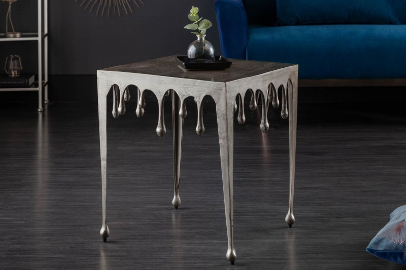 Levně Estila Art-deco příruční stolek Liquid Line stříbrný 50cm