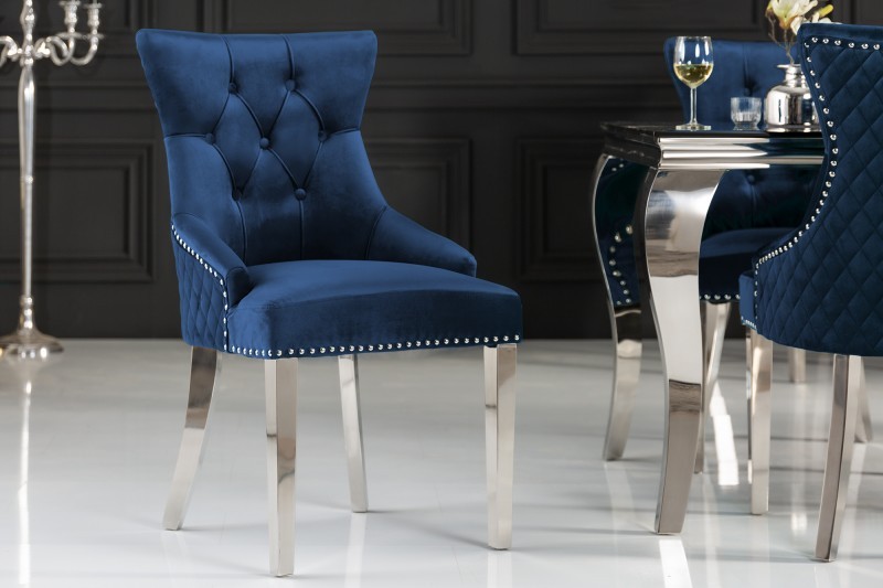 Levně Estila Zámecká chesterfield židle Eleanor v modré barvě ze sametu 97cm