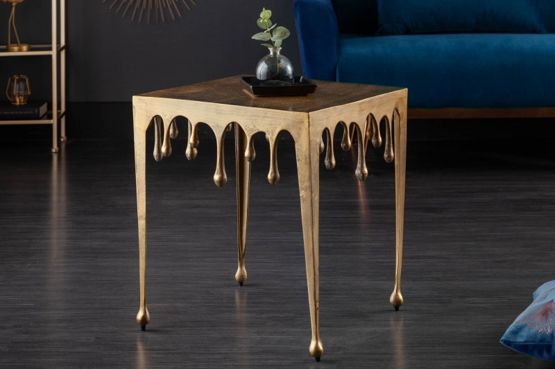 Levně Estila Art-deco příruční stolek Liquid Line zlaté barvy z kovu 50cm