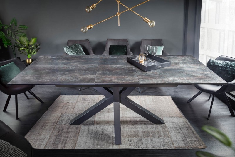 Estila Industriální rozkládací obdélníkový jídelní stůl Callandra z keramickou povrchovou deskou a kovovými nohami 180-225