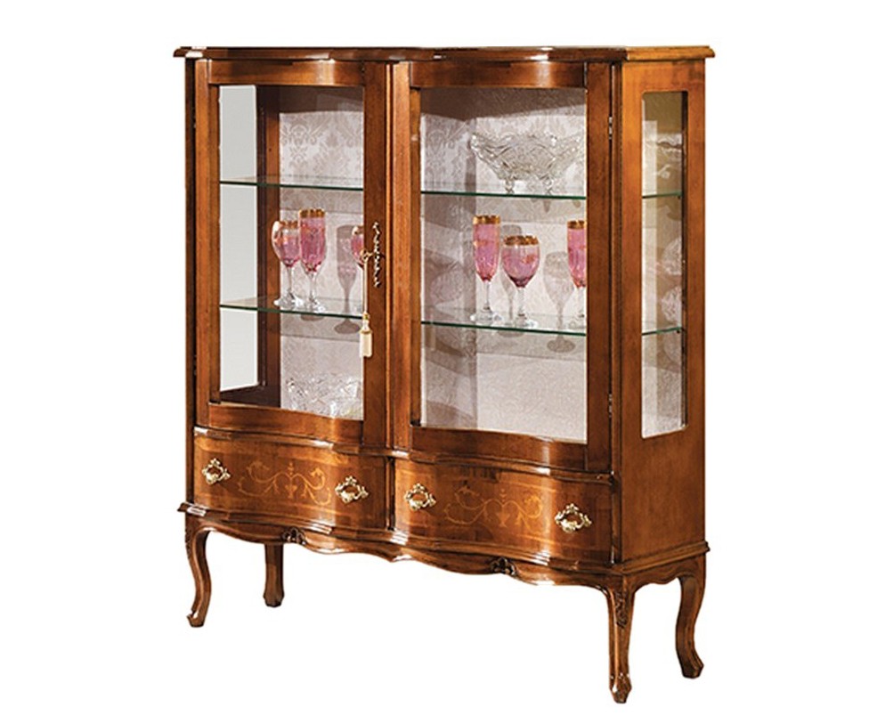 Levně Estila Luxusní klasická dvoudveřová nízká vitrína Clasica se dvěma šuplíky s rustikálním zdobením 120 cm