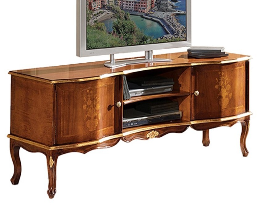 Estila Luxusní rustikální dřevěný TV stolek Clasica z masivu s poličkami a dvířky s dekorativním vyřezáváním 133cm