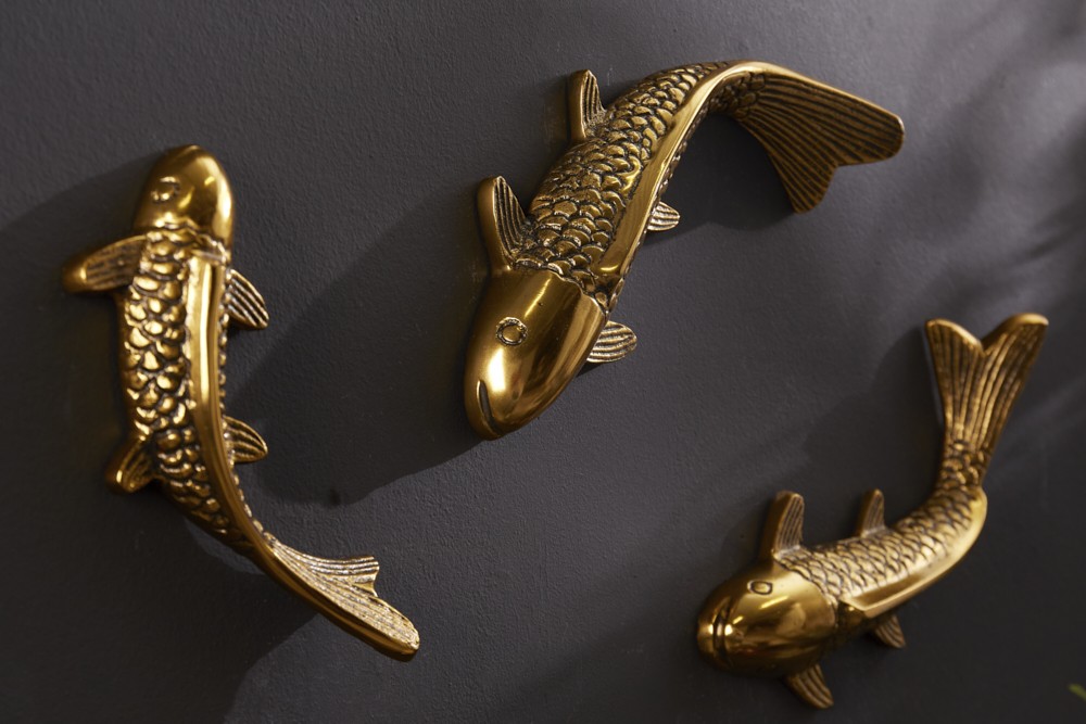Levně Estila Orientální set kovových nástěnných dekorací Amur zlaté barvy ve tvaru ryby Koi 28cm