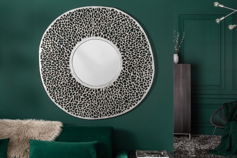 Levně Estila Art-deco kulaté nástěnné zrcadlo Hoja z kovové slitiny ve stříbrné barvy 112cm