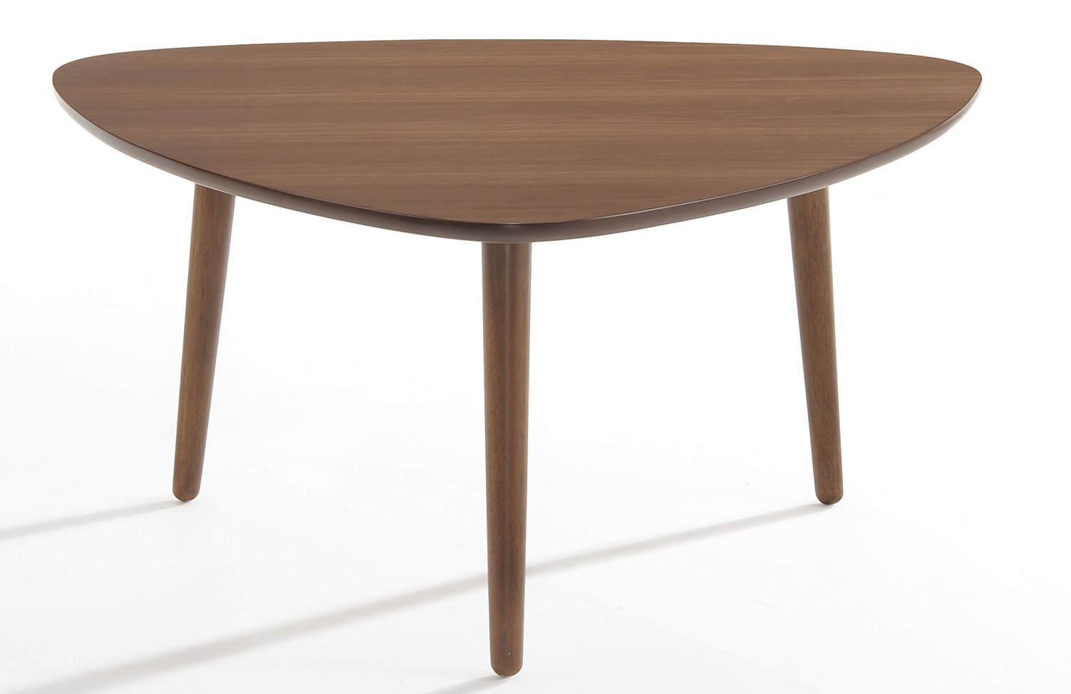 Levně Estila Skandinávský designový konferenční stolek Nordica Nogal v trojúhelníkovém tvaru ze dřeva v provedení ořech hnědý 85cm