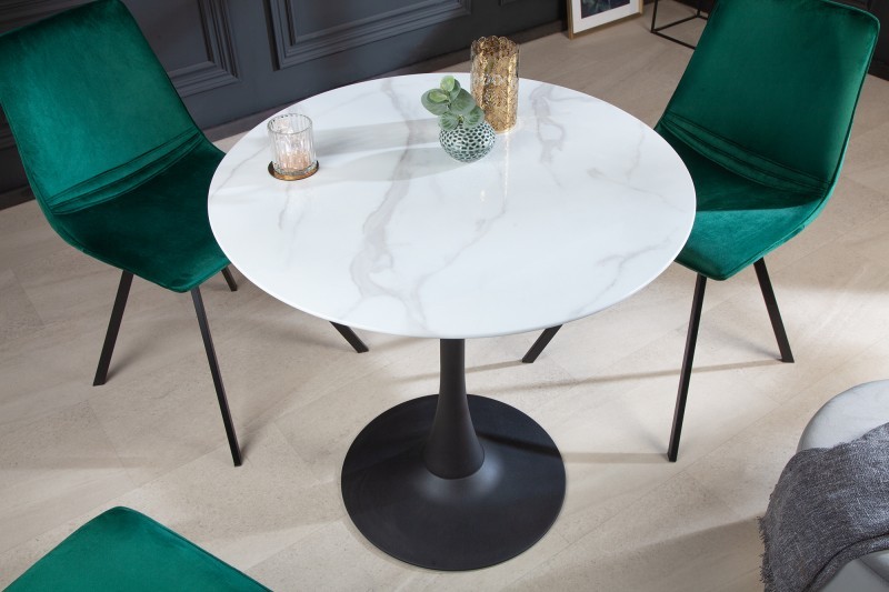 Estila Art deco kulatý jídelní stůl Velma s mramorovou povrchovou deskou bílé barvy a černou podstavou 80cm