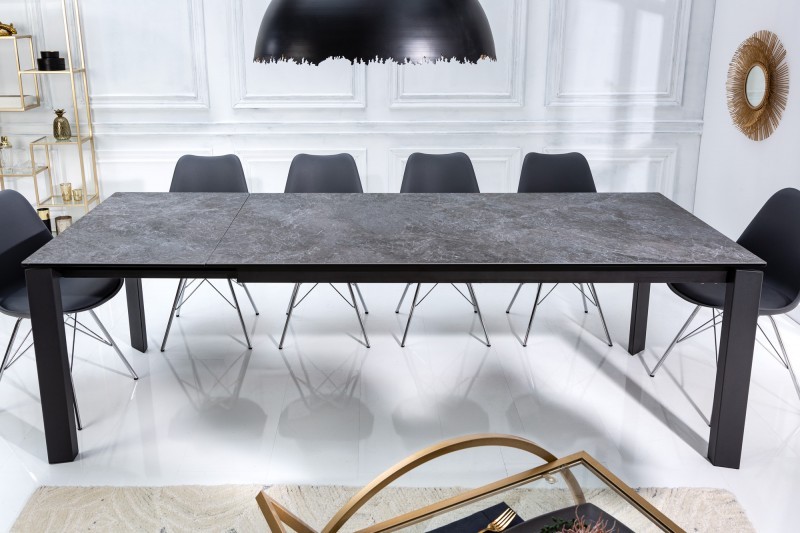 Estila Industriální rozkladatelný jídelní stůl Marbleux s kovovými nožičkami a černo-šedou mramorovou deskou 180-240cm
