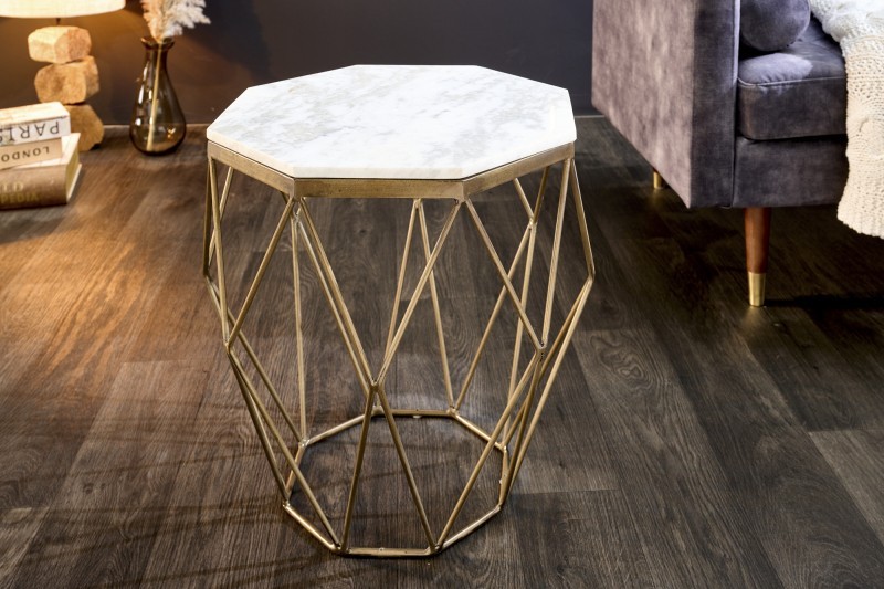 Levně Estila Moderní bílý konferenční stolek Diamond Marble s mosaznou podstavou v provedení mramor 50cm