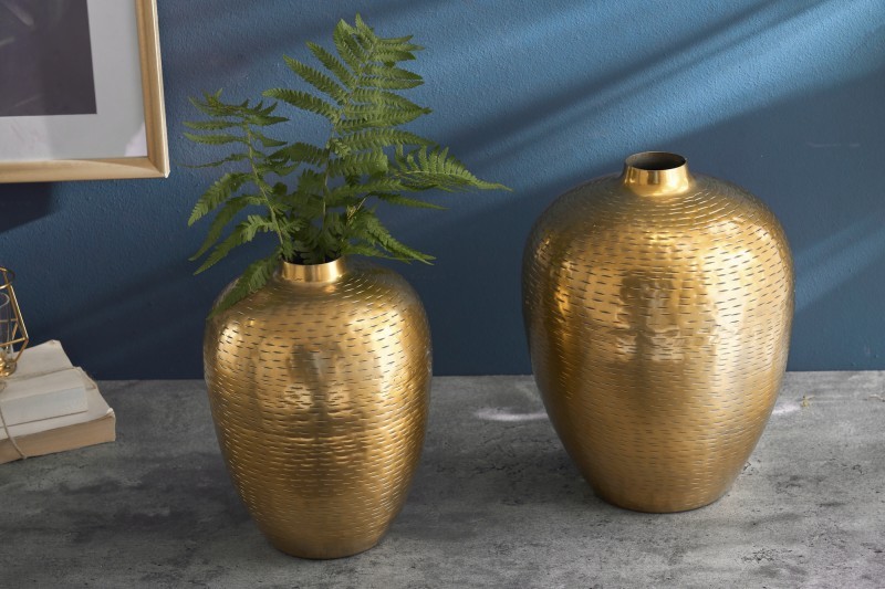 Levně Estila Designový set dvou zlatých váz Mumbai v orientálním stylu z kovu s kladívkovým vzorem