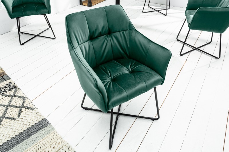 Levně Estila Designová moderní jídelní židle Amala se zeleným sametovým čalouněním a s černýma nohama z kovu 83cm