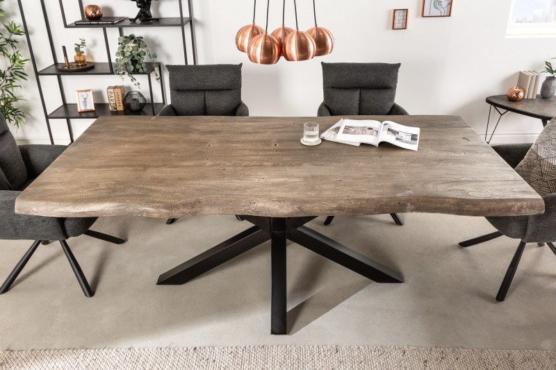Estila Moderní jídelní stůl Mammut z akáciového masivního dřeva šedohnědé barvy s černýma nohama z kovu 200cm