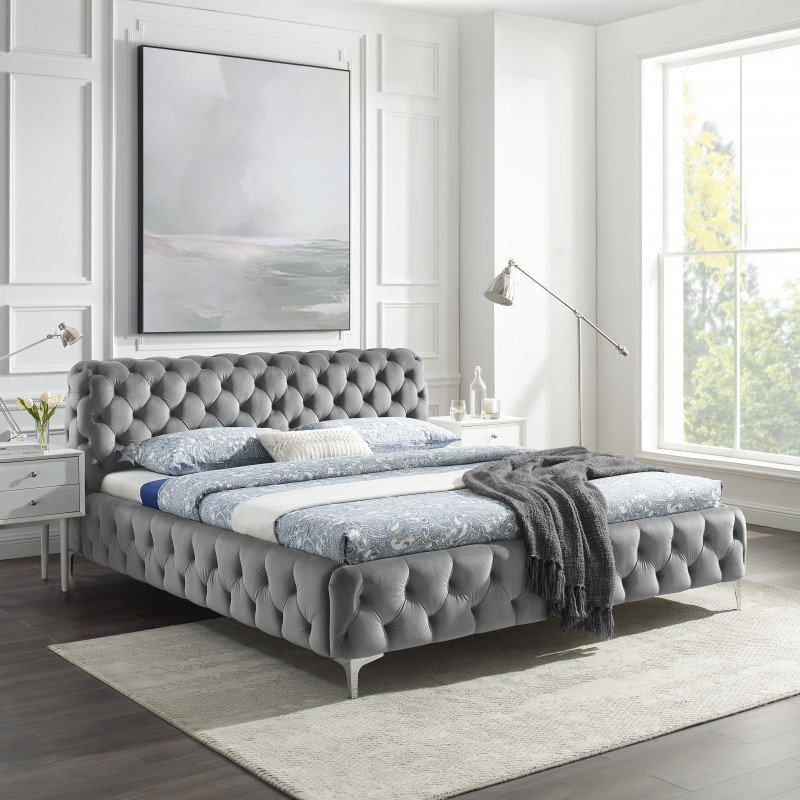 Levně Estila Luxusní chesterfield manželská postel Modern Barock ve stříbrném provedení ze sametu 180x200cm