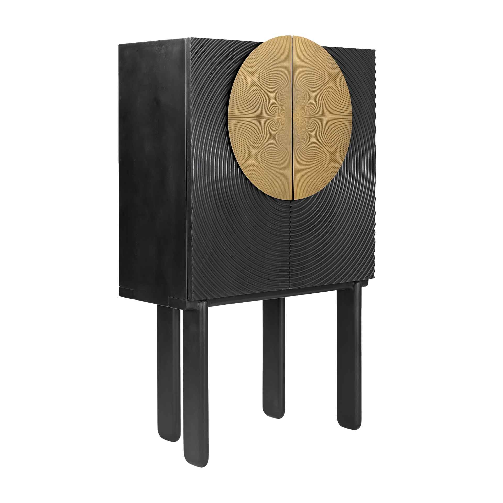 Estila Art deco luxusní šatní skříň Lhotse z mangového masivu a kovu černé barvy se zlatým zdobením 153cm