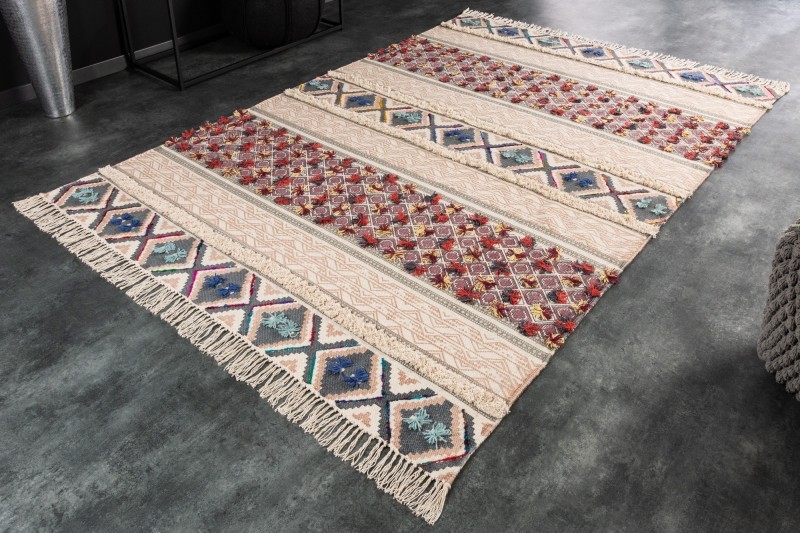 Estila Designový koberec Suna v etno stylu s vícebarevným vzorem 230cm