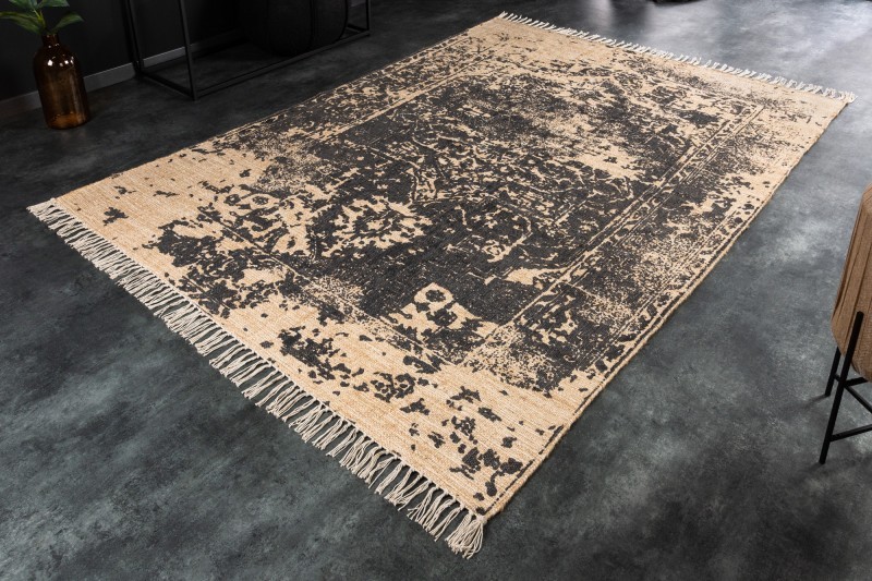 Estila Vintage koberec Betriell v béžové barvě s šedým nepravidelným vzorovaným potiskem ve tvaru obdélníku 160x230cm