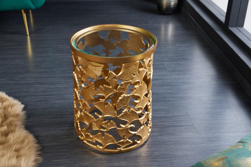 Levně Estila Art deco glamour zlatý příruční stolek Ginko zlaté barvy z kovu s kulatou skleněnou deskou 47cm