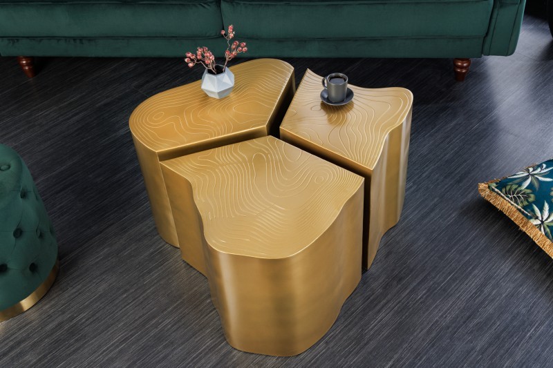 Levně Estila Luxusní glamour konferenční stolek Altera organických tvarů z kovu v mosazném provedení 80cm