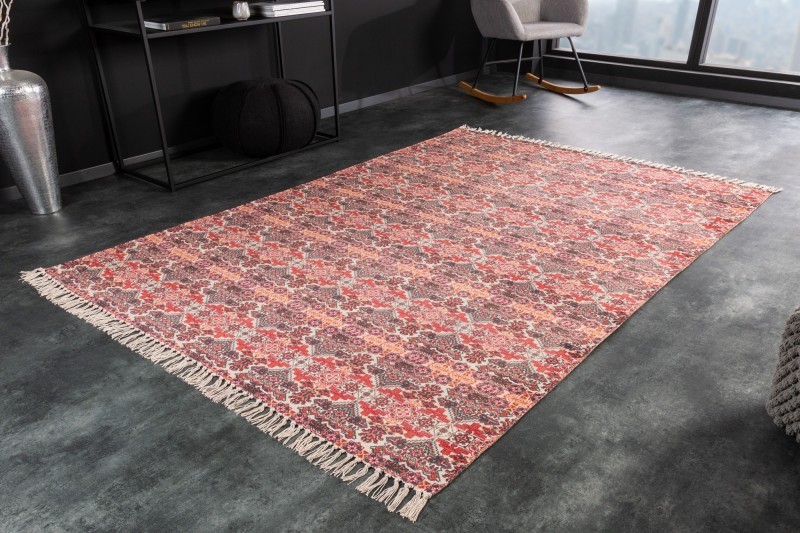 Levně Estila Orientální bavlněný koberec Besatty ve tvaru obdélníku v červené barvě se vzorem a třásněmi 230cm