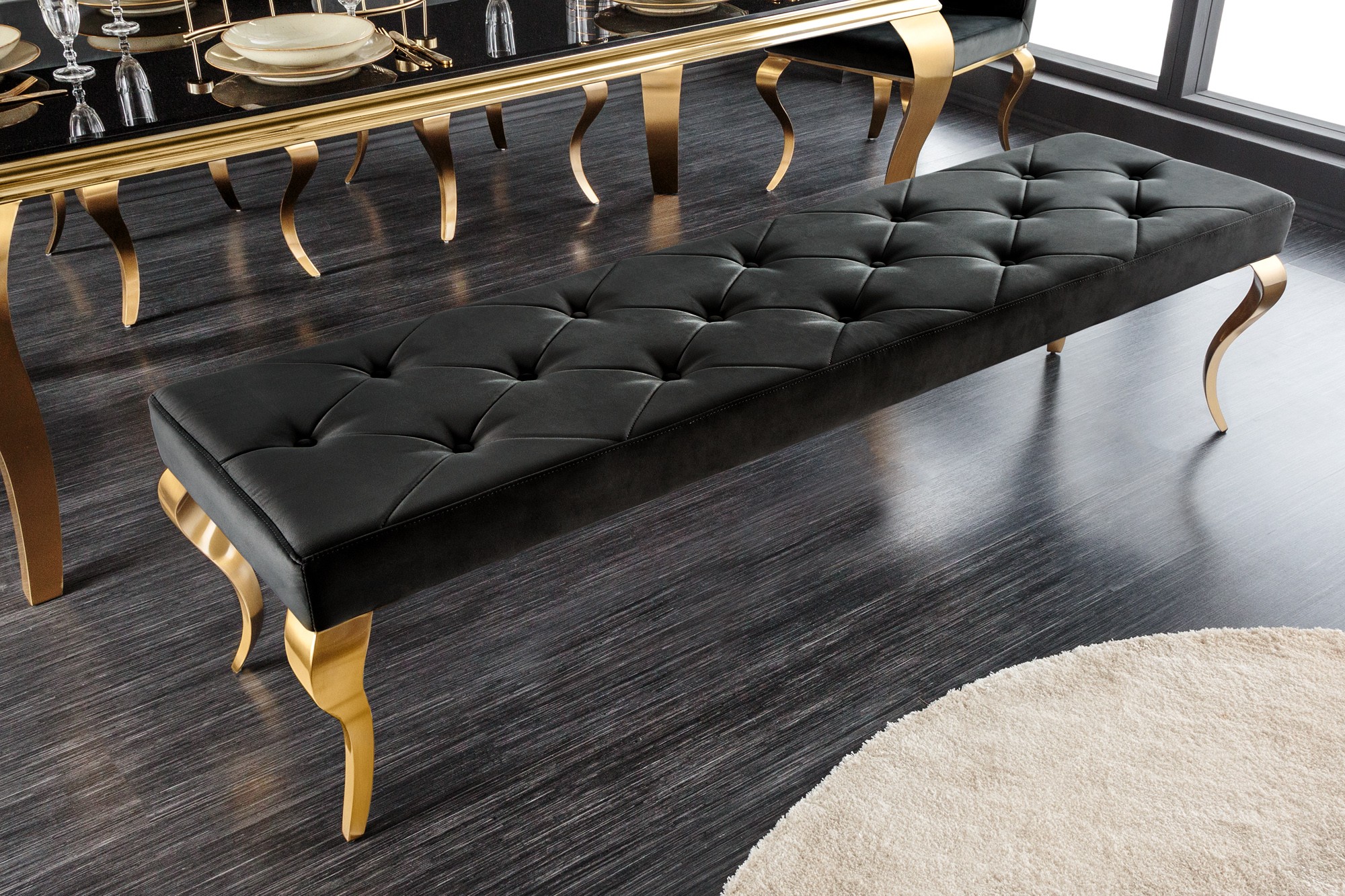 Estila Luxusní jídelní lavice Modern Barock s černým sametovým čalouněním a zlatými nožičkami z kovu 172cm