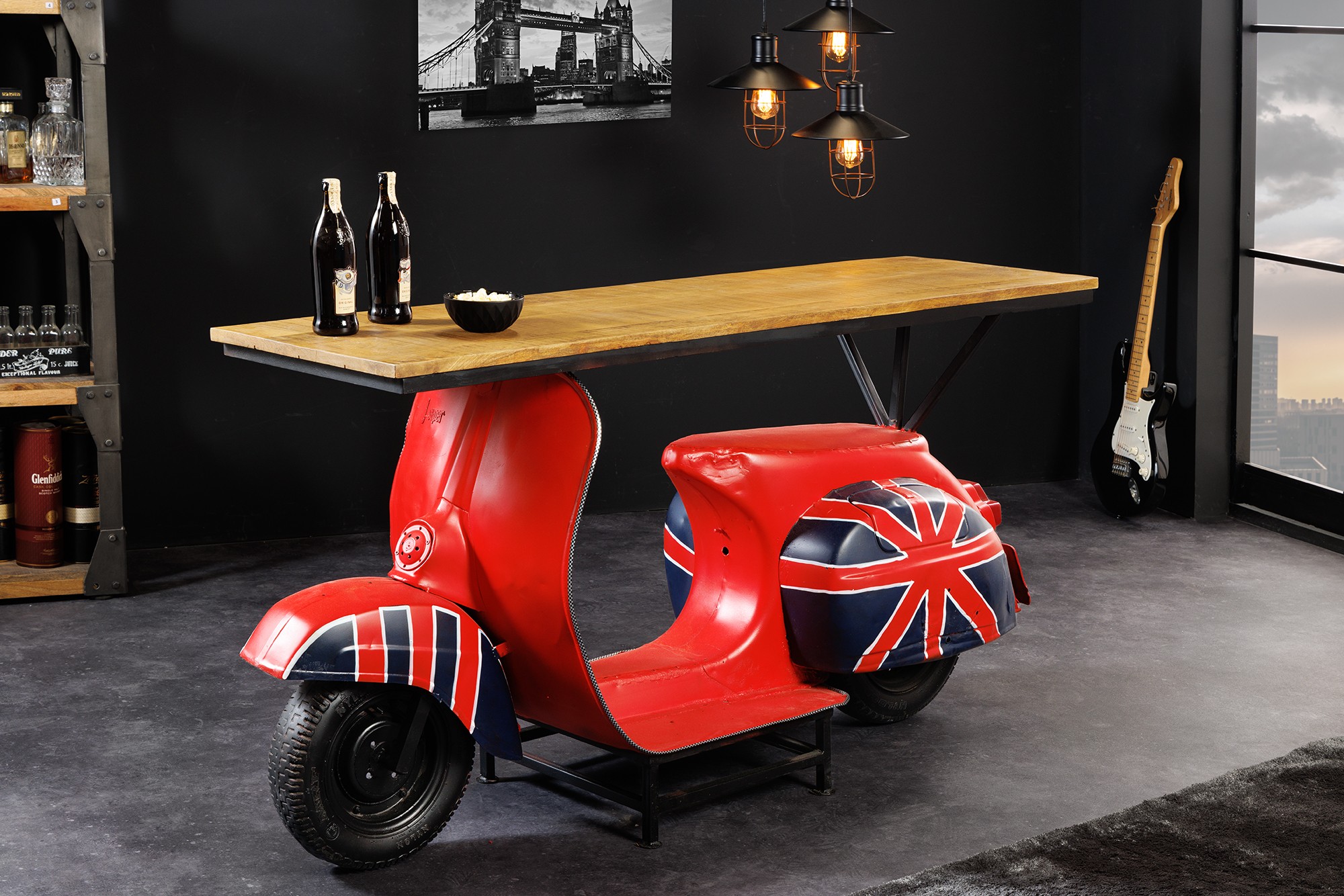 Levně Estila Moderní barový pult London z masivního dřeva s podstavou ve tvaru motocyklu s motivem Anglie 174cm