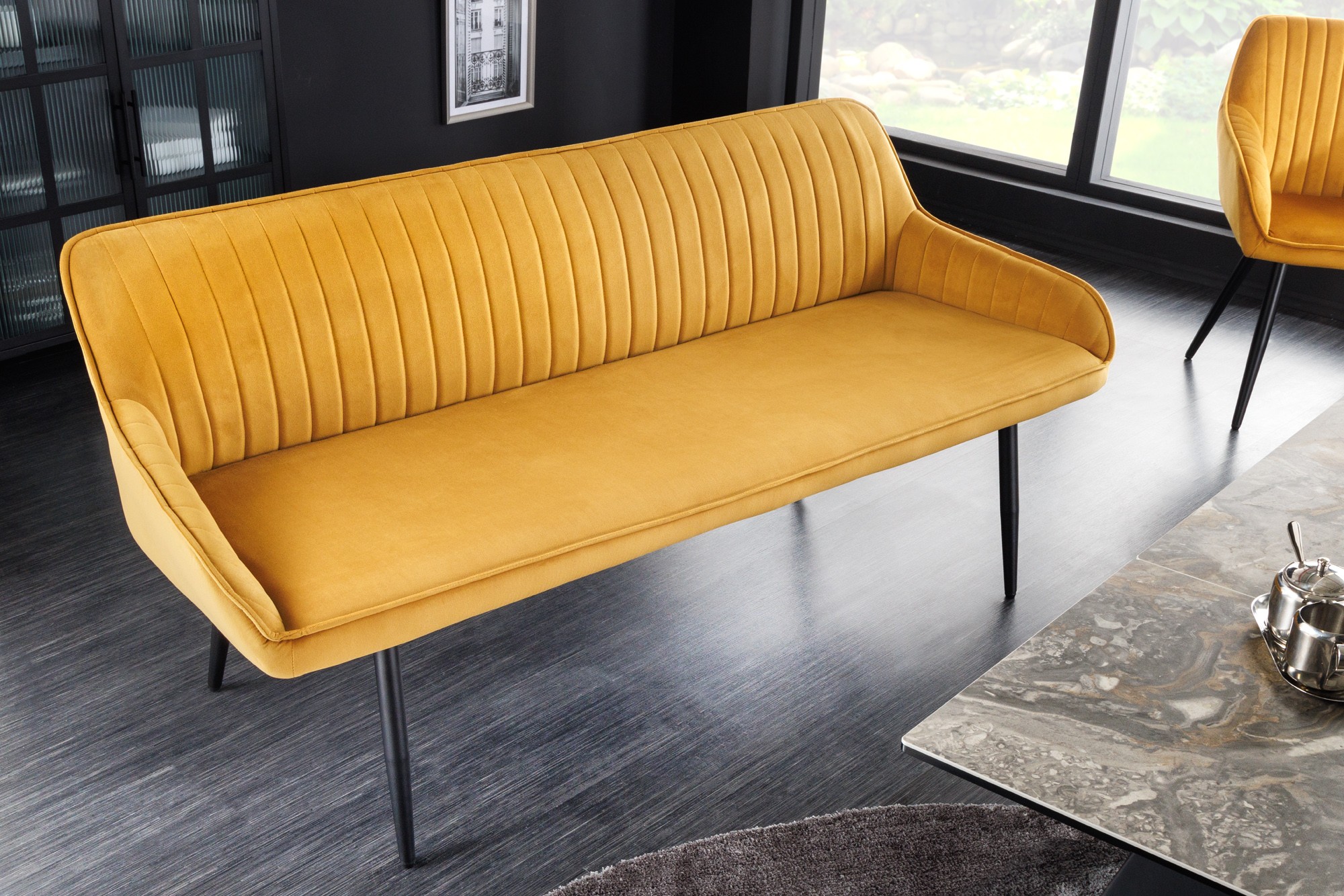 Levně Estila Moderní stylová lavice Vittel se žlutým čalouněním a černými kovovými nožičkami 160cm