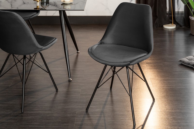 Estila Industriální jídelní židle Scandinavia s tmavě šedým sametovým čalouněním a černými kovovými nožičkami 86cm