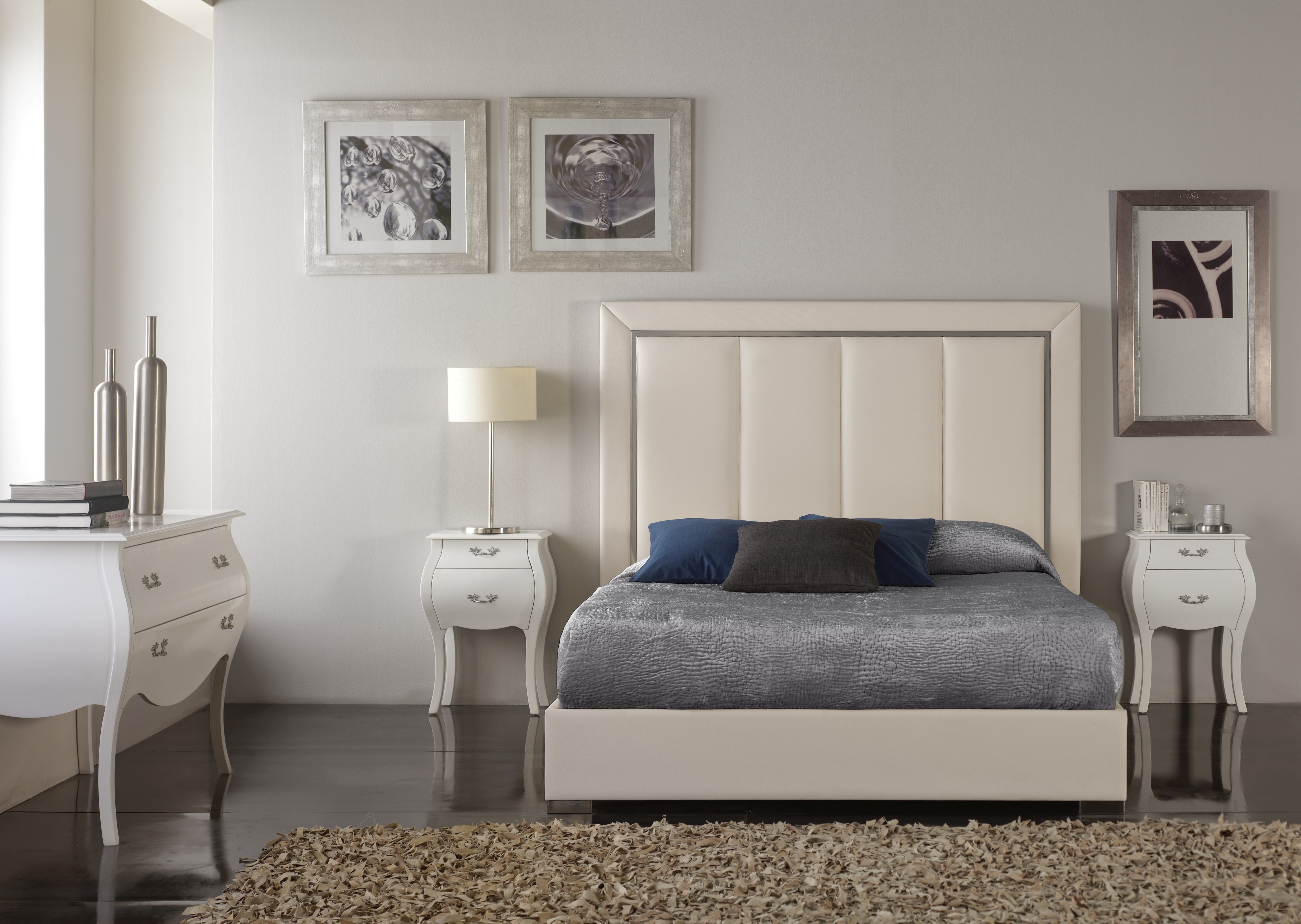 Estila Moderní kožená postel Monica s elegantním prošívaným čelem krémové barvy 150-180cm