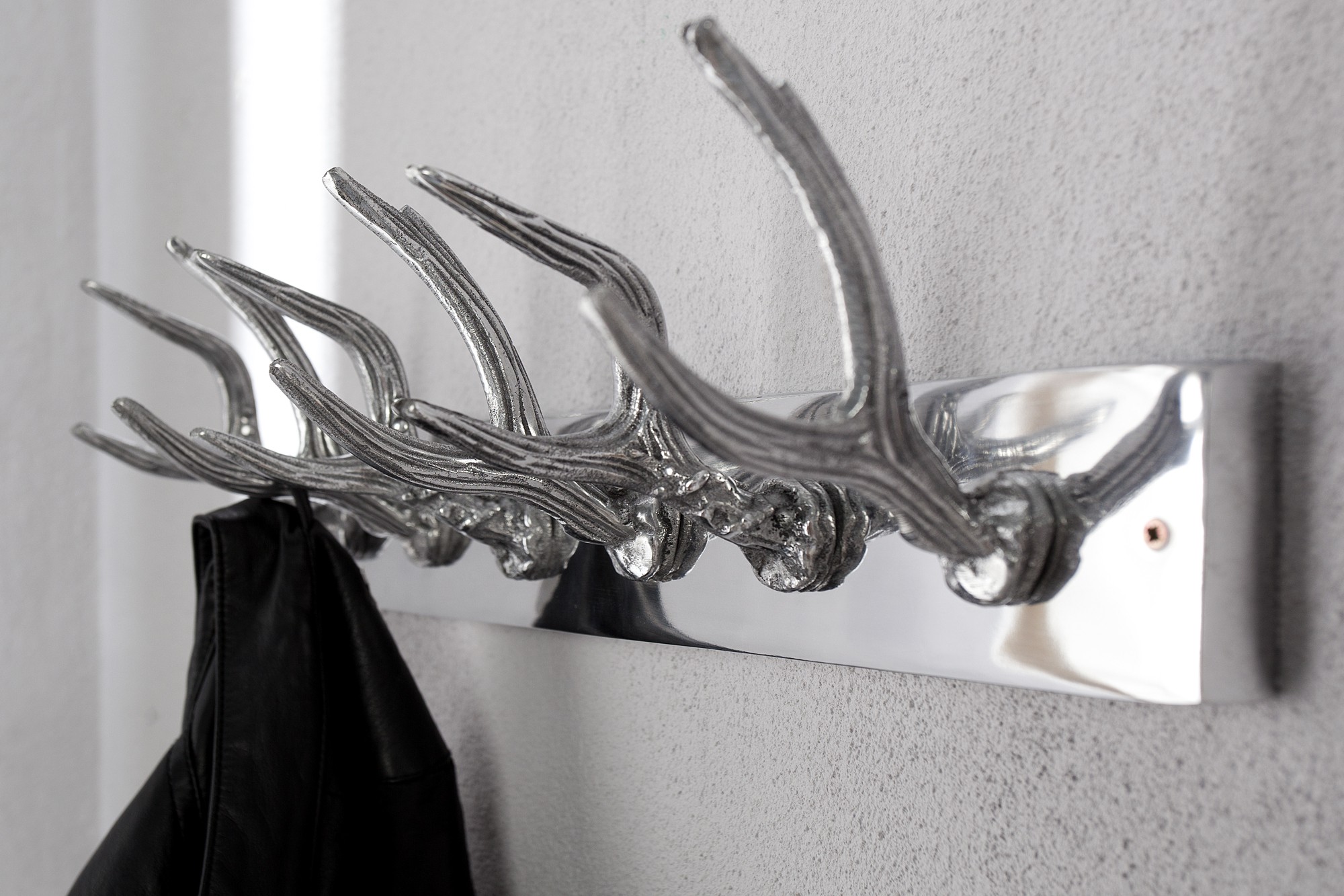 Estila Luxusní designový nástěnný věšák Jelen 50cm stříbrný