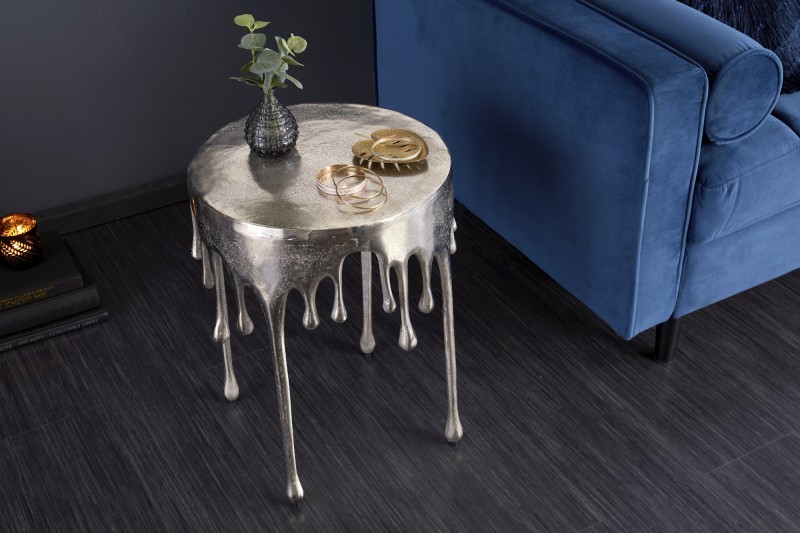 Estila Art-deco jedinečný příruční stolek Bellair ve stříbrné barvě kulatého tvaru 37cm