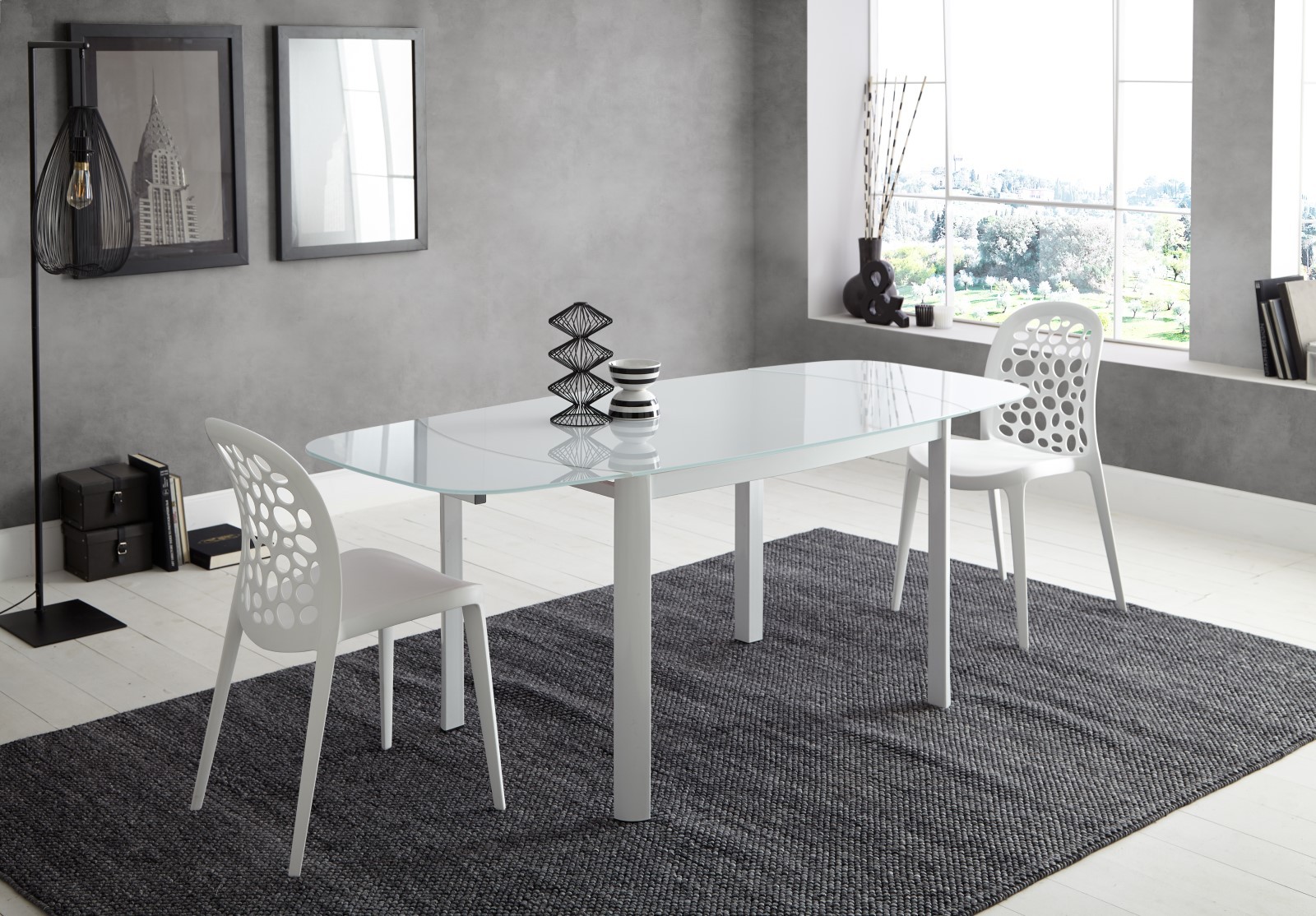 Estila Moderní oválný rozkládací jídelní stůl Loanne ze skla v lesklé bílé barvě 120(180)cm