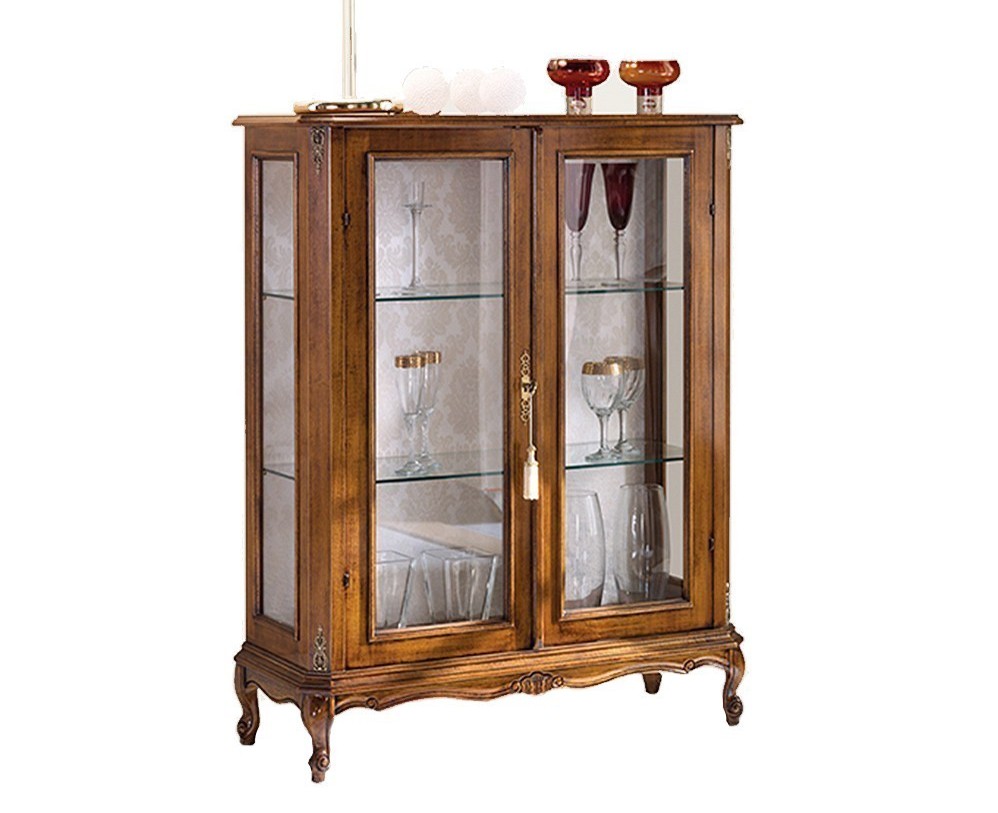 Estila Luxusní ručně vyřezávaná klasická dvoudveřová vitrína Emociones z masivního dřeva s vyřezávanými nožičkami 115cm