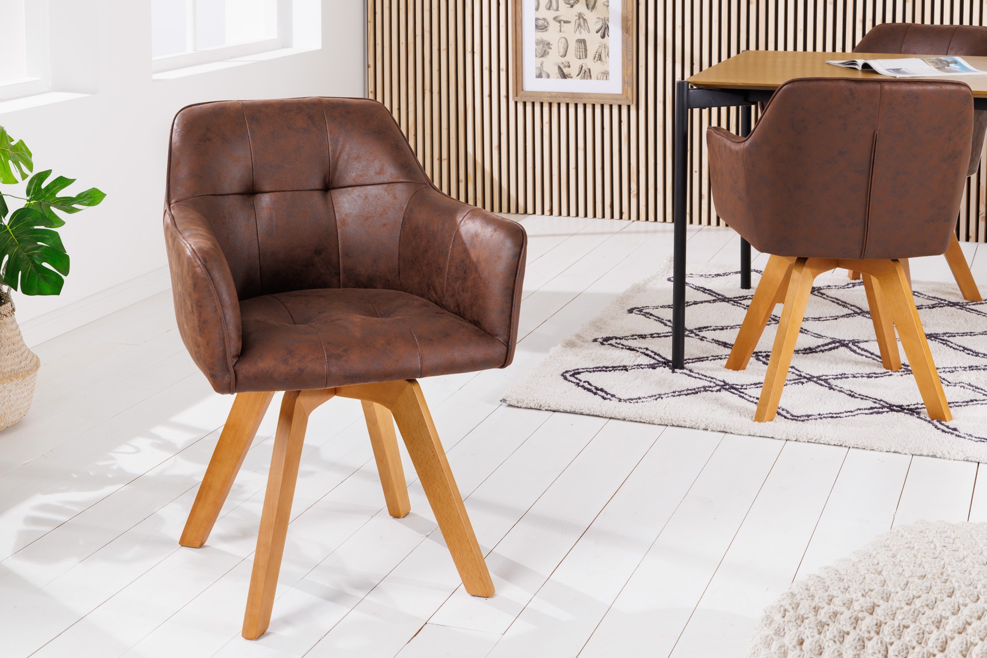 Estila Industriální stylová židle Devon do jídelny s antickým hnědým potahem a masivním hnědýma nohama 83cm