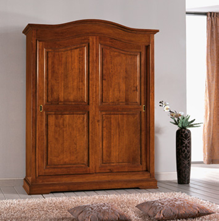 Estila Masivní šatní skříň Mozatti se dvěma posuvnými dveřmi v klasickém stylu s vyřezáváním 227cm