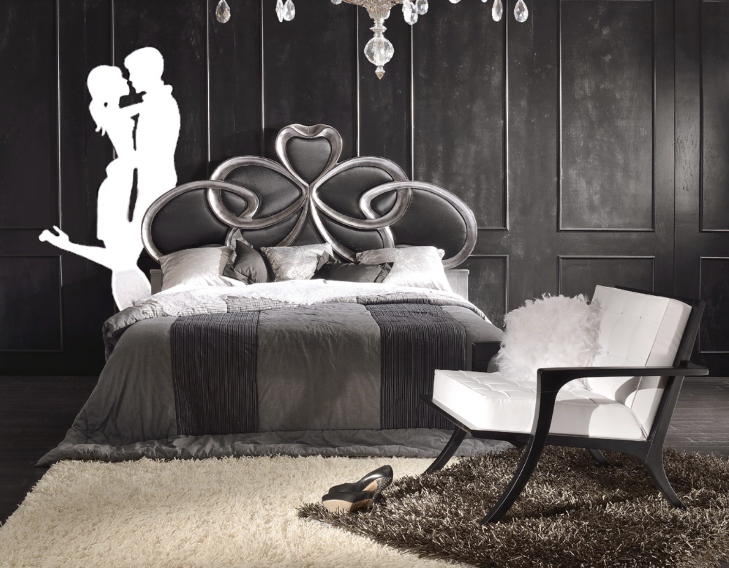 Estila Luxusní manželská postel Alegro s ozdobným stříbrným kovovým rámem s koženou výplní 180x200