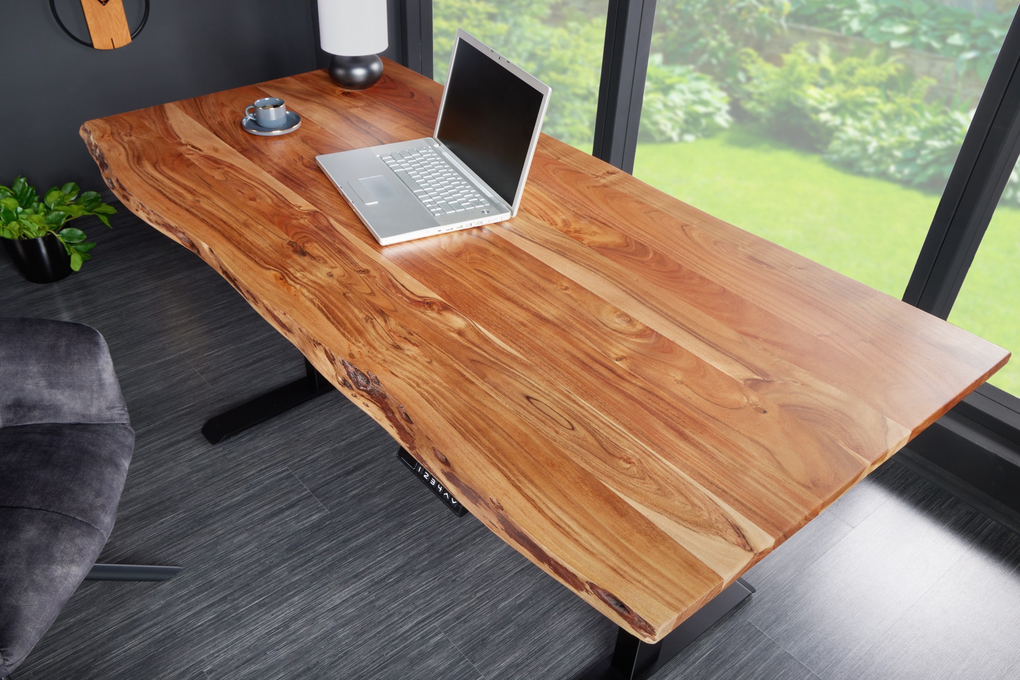 Estila Industriální výškově nastavitelný psací stůl Mammut s vrchní deskou z akáciového dřeva medová hnědá 160 cm
