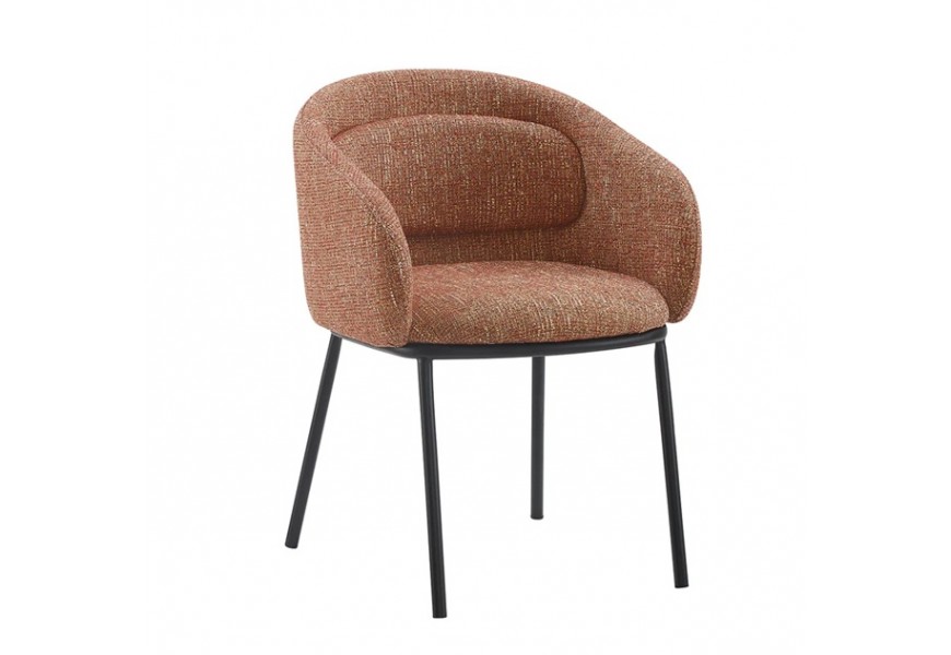 Industriální skandinávská čalouněná jídelní židle Tromso s textilním potahem v rezavě červené barvě melírované bílým vláknem se štíhlýma černými kovovými nohami se zaoblenou opěrkou s integrovaným polštářem