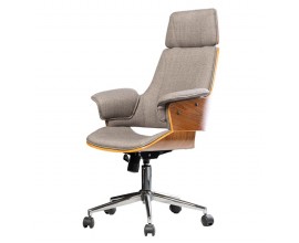 Designov&eacute; čalouněn&eacute; otočn&eacute; v&yacute;&scaron;kově nastaviteln&eacute; kancel&aacute;řsk&eacute; křeslo Madison s opěrkami na ruce s potahem z &scaron;ed&eacute; textilie a vněj&scaron;&iacute;m r&aacute;mem z ořechov&eacute;ho d&yacute;hovan&eacute;ho dřeva v natur&aacute;ln&iacute; tepl&eacute; hněd&eacute; barvě s kovovou nohou v chromech proveden&iacute; s pěti rameny s kolečky