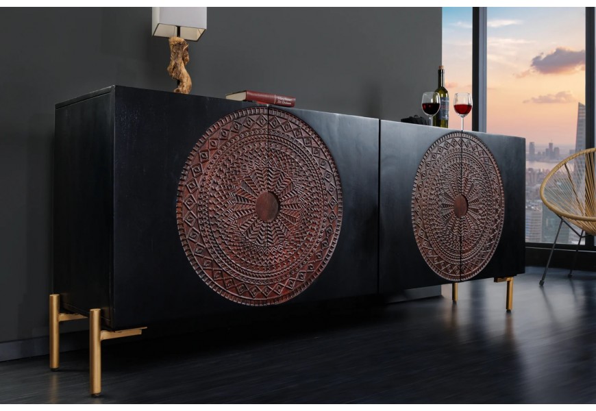 Orientální masivní příborník Mandala z mangového dřeva s ornamentálním vyřezáváním a zlatými nožičkami